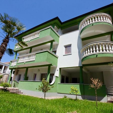 B88 Apartments - Vila Palma Sveti Filip i Jakov Bagian luar foto