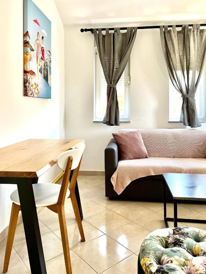 B88 Apartments - Vila Palma Sveti Filip i Jakov Bagian luar foto