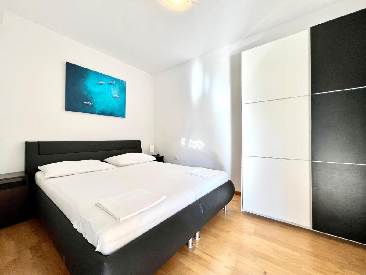B88 Apartments - Vila Palma Sveti Filip i Jakov Bagian luar foto
