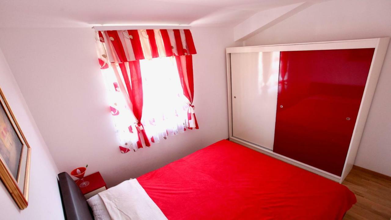 B88 Apartments - Vila Palma Sveti Filip i Jakov Bagian luar foto