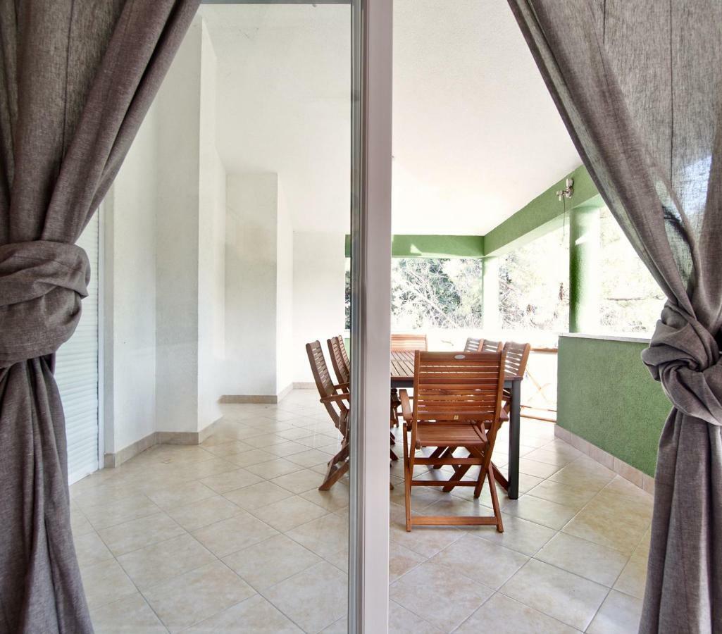 B88 Apartments - Vila Palma Sveti Filip i Jakov Bagian luar foto