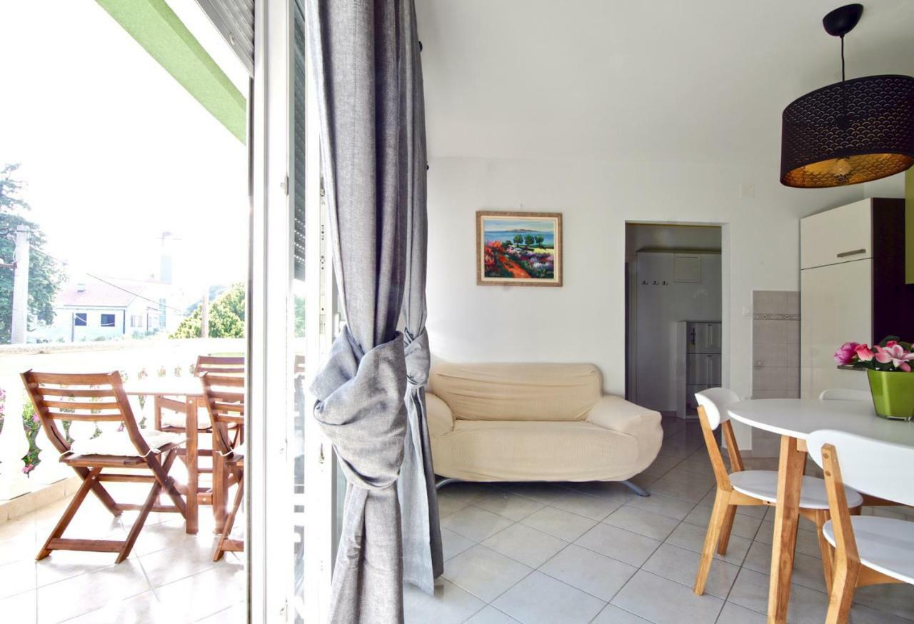 B88 Apartments - Vila Palma Sveti Filip i Jakov Bagian luar foto