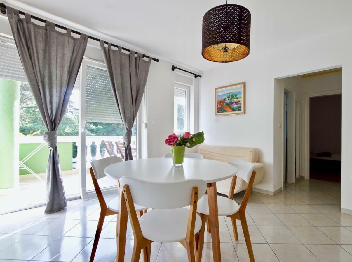 B88 Apartments - Vila Palma Sveti Filip i Jakov Bagian luar foto