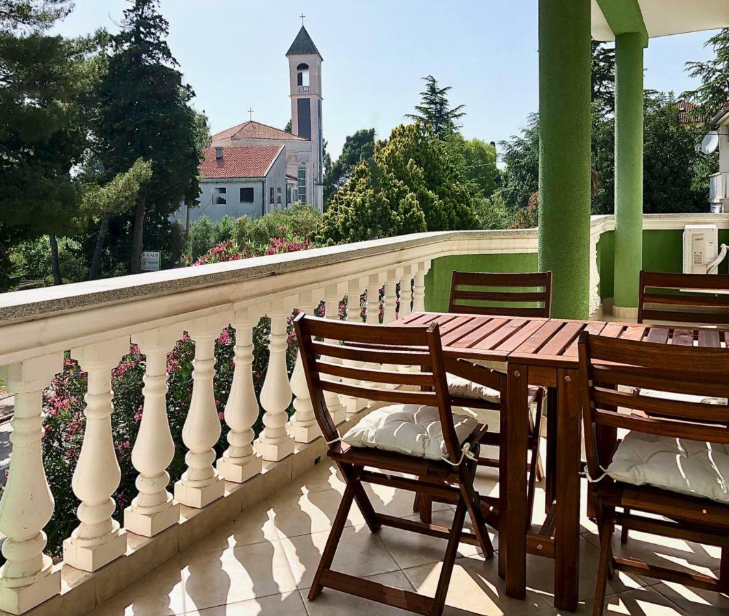 B88 Apartments - Vila Palma Sveti Filip i Jakov Bagian luar foto