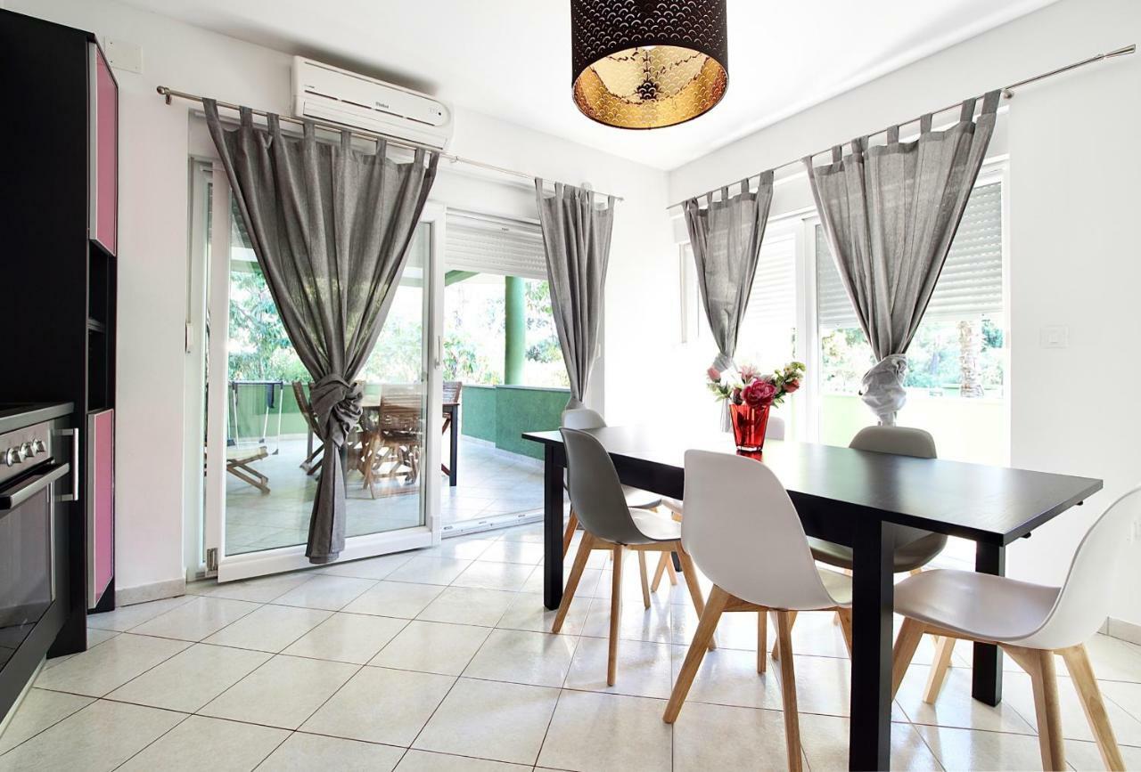 B88 Apartments - Vila Palma Sveti Filip i Jakov Bagian luar foto