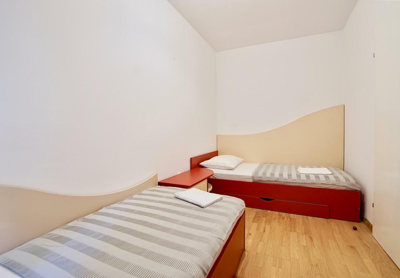 B88 Apartments - Vila Palma Sveti Filip i Jakov Bagian luar foto